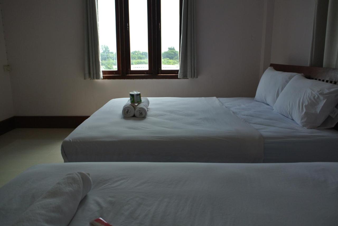 Mama Leurth Sunset Guesthouse Ban Dondét Værelse billede