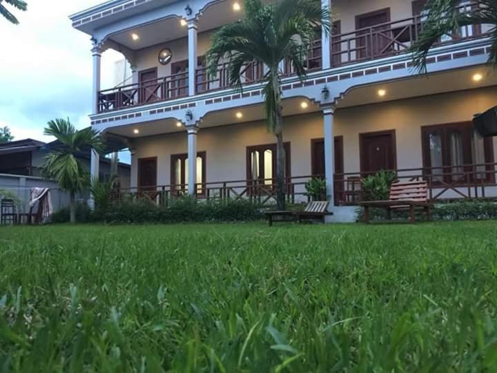 Mama Leurth Sunset Guesthouse Ban Dondét Eksteriør billede